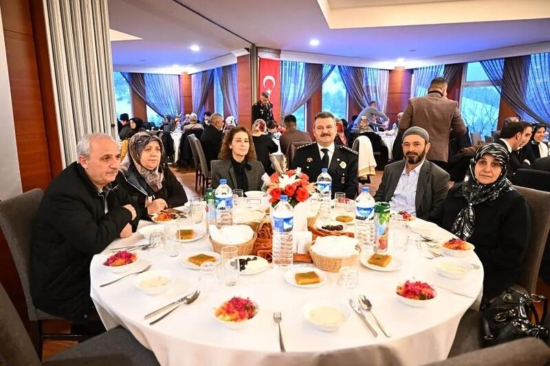 Şehit yakınları ve gaziler iftar sofrasında buluştu