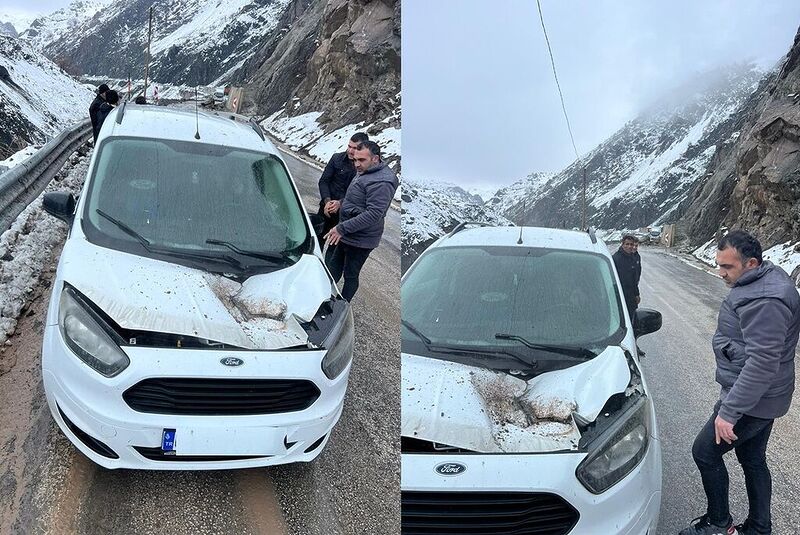 HAKKARİ-YÜKSEKOVA KARAYOLU'NDA HAREKET HALİNDEKİ