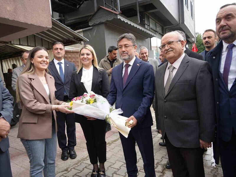 Tarım Bakanı Yumaklı oda ve sivil toplum kuruluşlarını ziyaret etti