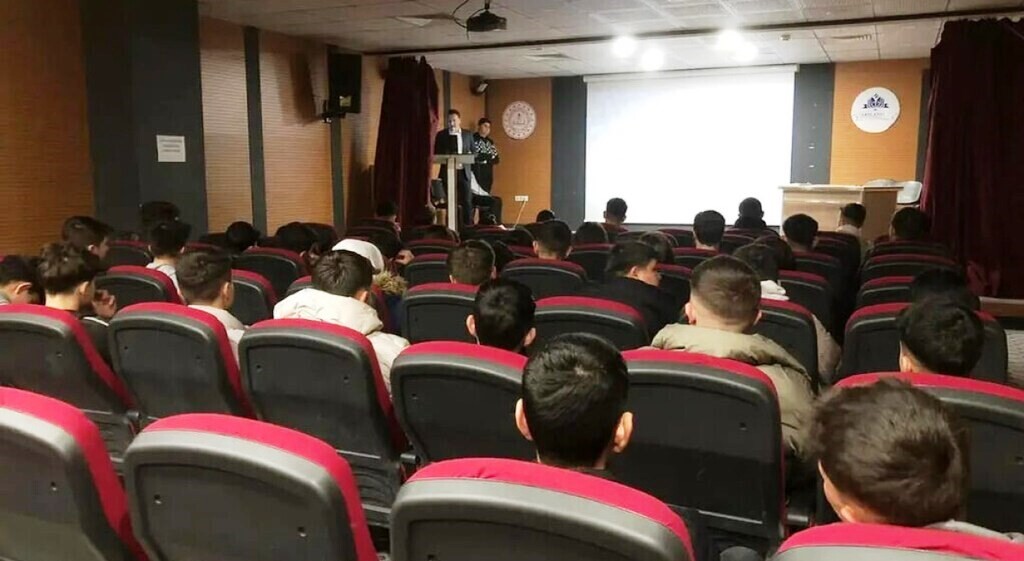 Tavşanlı MYO’da “Haritacılık Mesleğinde Değişen Gelecek ve Kariyer Planlama” konulu söyleşi