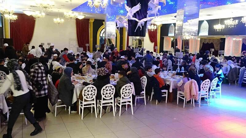 Tavşanlı’da yetim, öksüz ve ihtiyaç sahibi ailelere iftar programı