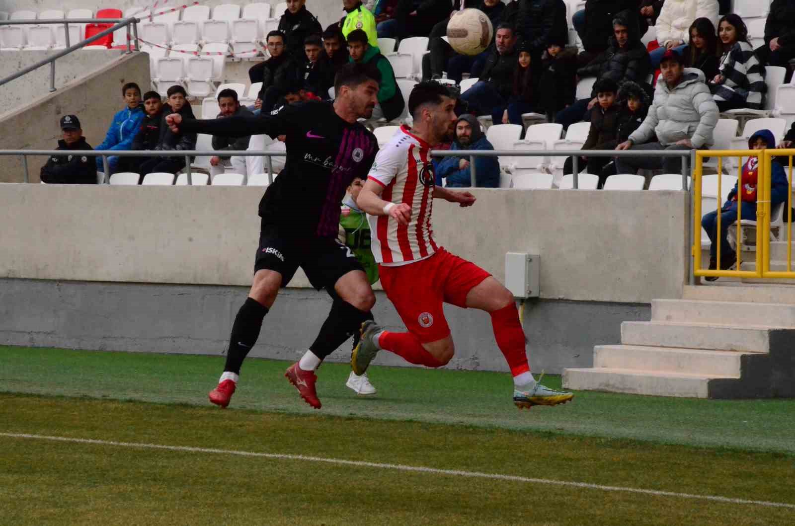 TFF 2. Lig: Karaman FK: 2 – Isparta 32 Spor: 3