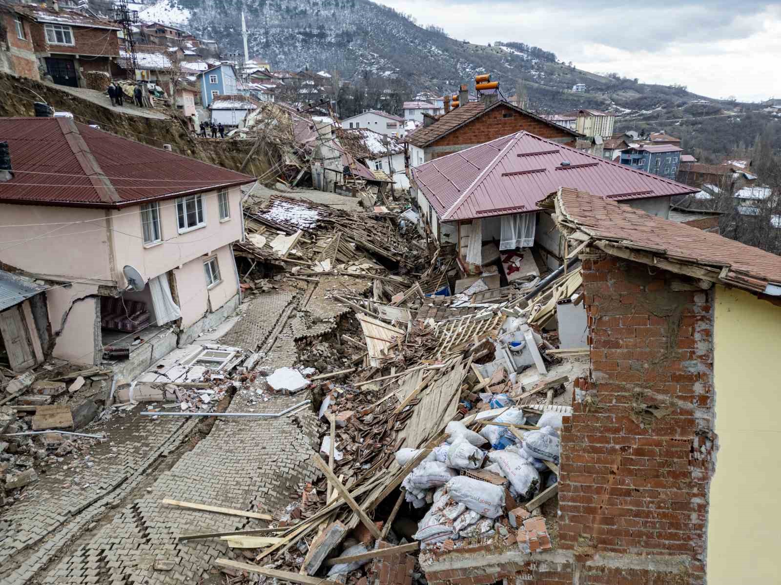 Tokat’ta Günebakan köyündeki heyelan afeti için 1 Milyon 188 Bin TL acil yardım aktarıldı