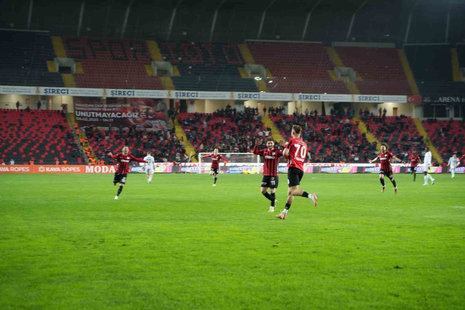 Trendyol Süper Lig: Gaziantep FK: 2 – Beşiktaş: 0 (Maç sonucu)