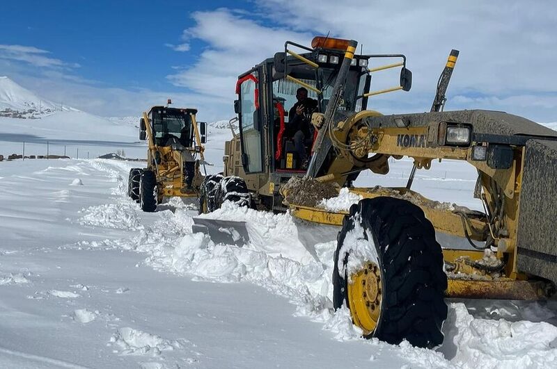 Van’da 129 yerleşim yerinin yolu ulaşıma kapandı