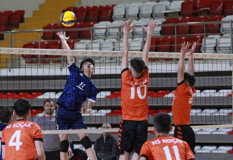 Voleybol Yıldızlar Türkiye Birinciliği, Sivas’ta başladı