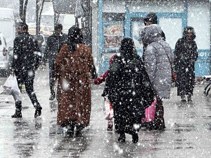 Yüksekova’da yoğun kar yağışı