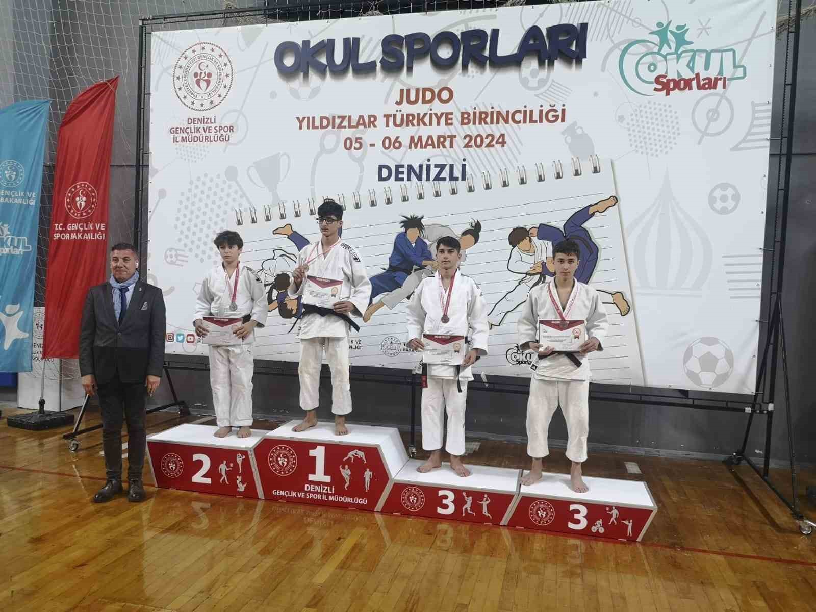 Yunusemreli judocular Denizli’de iki madalya kazandı