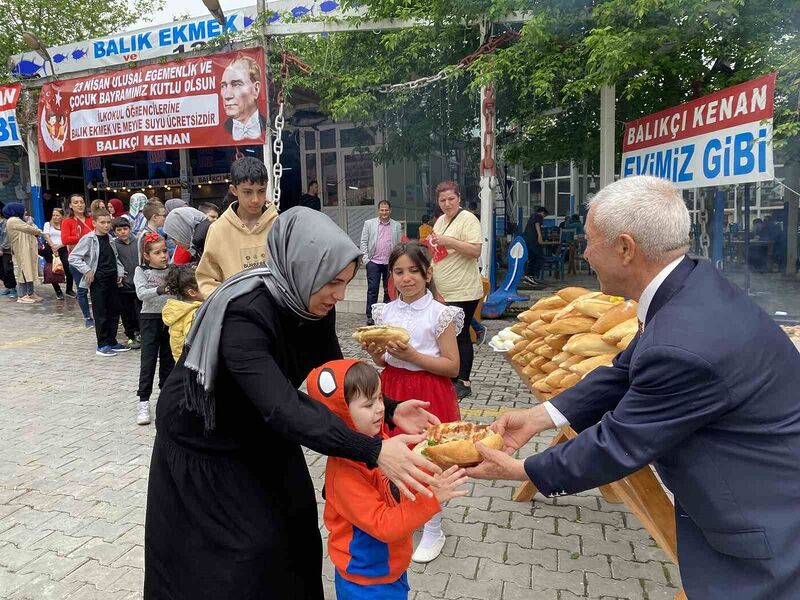 23 Nisan’da çocuklara 10 bin adet ücretsiz balık ekmek ikramı