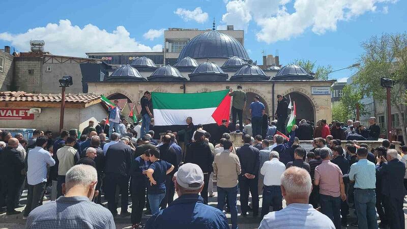 Adıyaman’da İsmail Haniye’nin çocukları ve torunları için gıyabi cenaze namazı kılındı