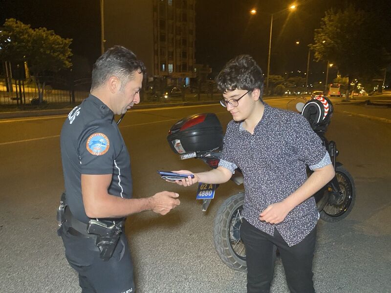 Adıyamanlı gençten örnek davranış