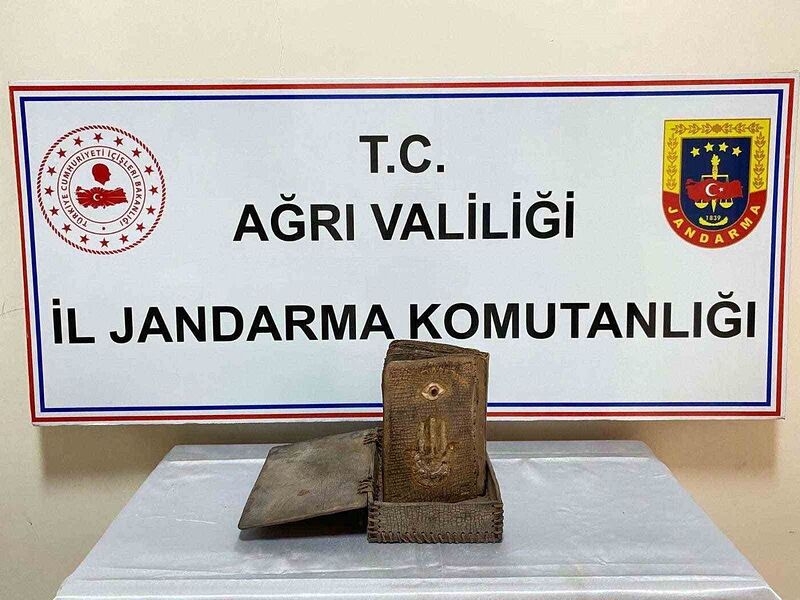 Ağrı’da 1000 yıllık İbranice kitap ele geçirildi