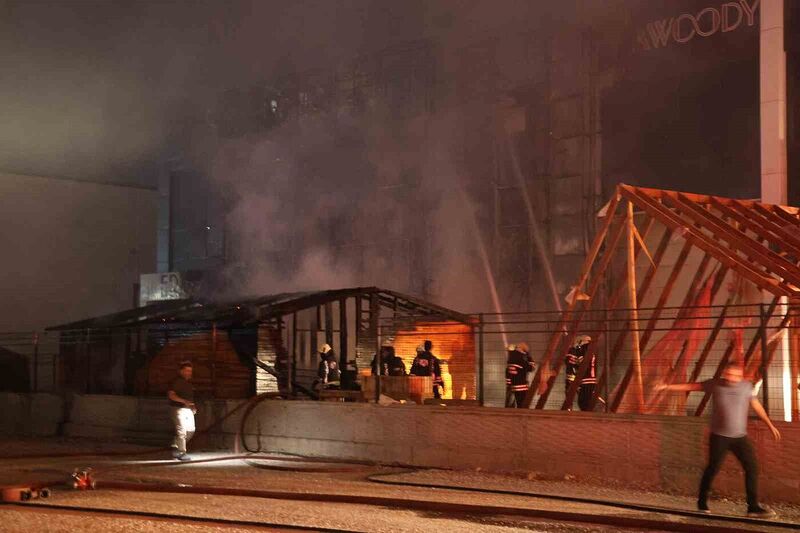 KONYA'DA, AHŞAP ÜRÜNLERİ ÜRETEN