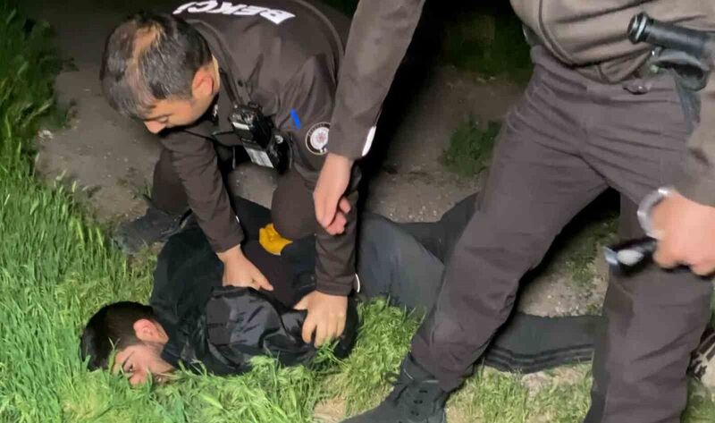 Aksaray’da nefes kesen polis-hırsız kovalamacası kamerada