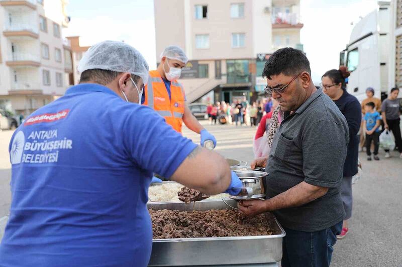 Antalya’da Diyarbakır rüzgarı esti