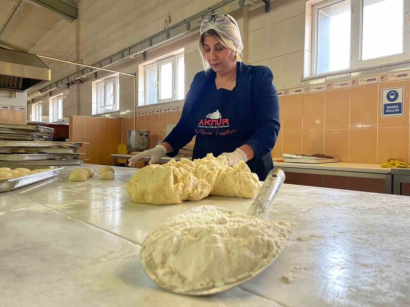 Arkadaşa ikram ile başlayan içli köfte serüveni fabrika açtırdı