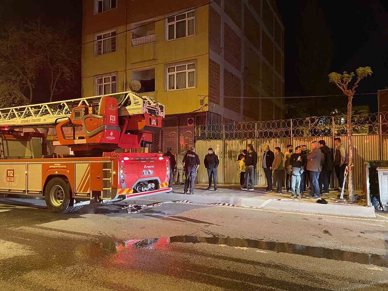 AVCILAR’DA 4 KATLI BİNANIN 1. KATINDA ÇIKAN YANGINDA MAHSUR KALAN