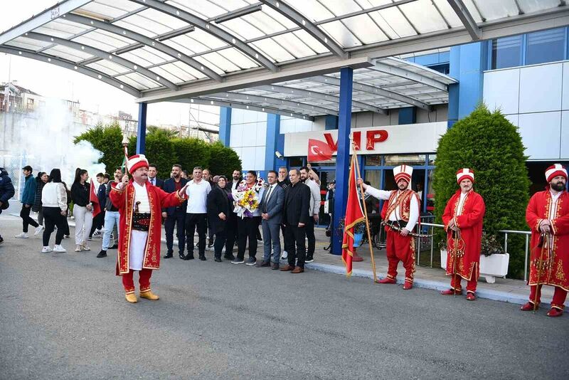 Avrupa şampiyonu Havvanur’a Trabzon’da görkemli karşılama