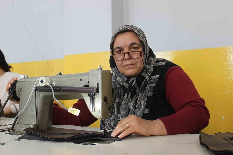 HATAY'IN KUMLU İLÇESİNDE DEPREMZEDE