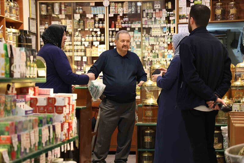 Bahar nezlesi olan vatandaşlar soluğu aktarlarda aldı