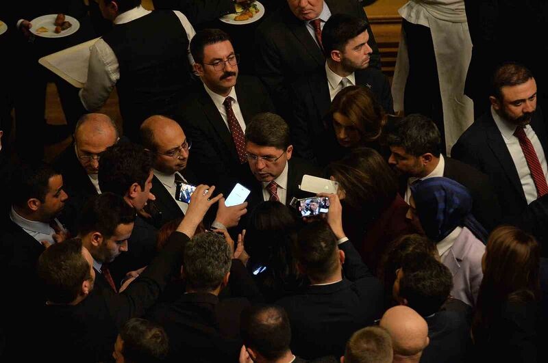 Bakan Tunç: “DEM, terör örgütüne mesafe koymalı, demokratik siyaset isteyen terörü reddedecek”