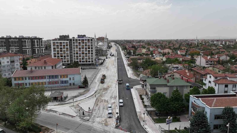 Başkan Altay: “Küçük Aymanas Caddesi’nde sıcak asfalt çalışmasına başladık”