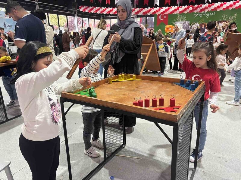 Beyoğlu’nda 23 Nisan coşkuyla kutlandı