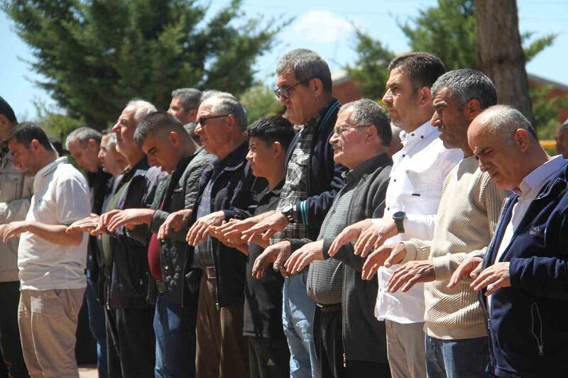 Beyşehir Gölü kenarındaki hububat ekili araziler için yağmur duası yapıldı