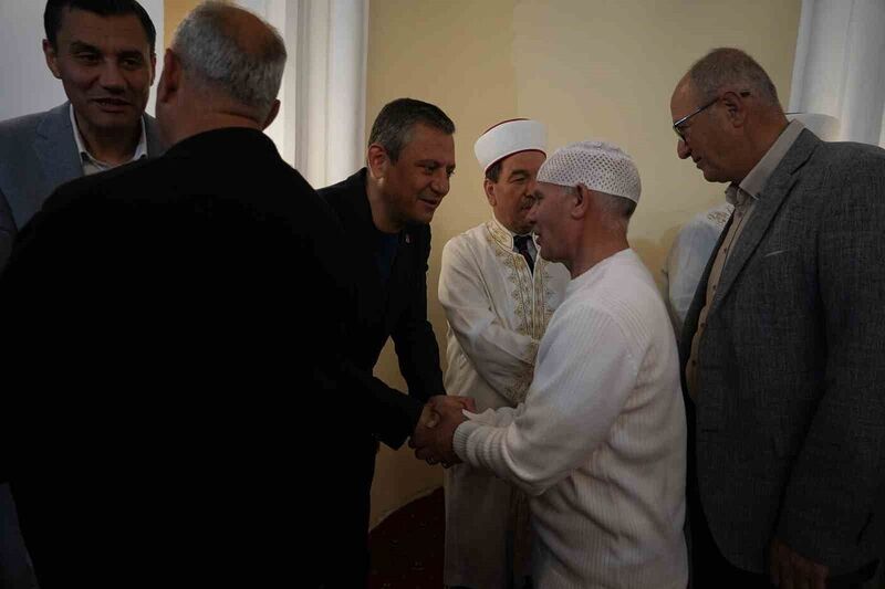 CHP GENEL BAŞKANI ÖZGÜR ÖZEL, RAMAZAN BAYRAMINI GEÇİRMEK ÜZERE MEMLEKETİ