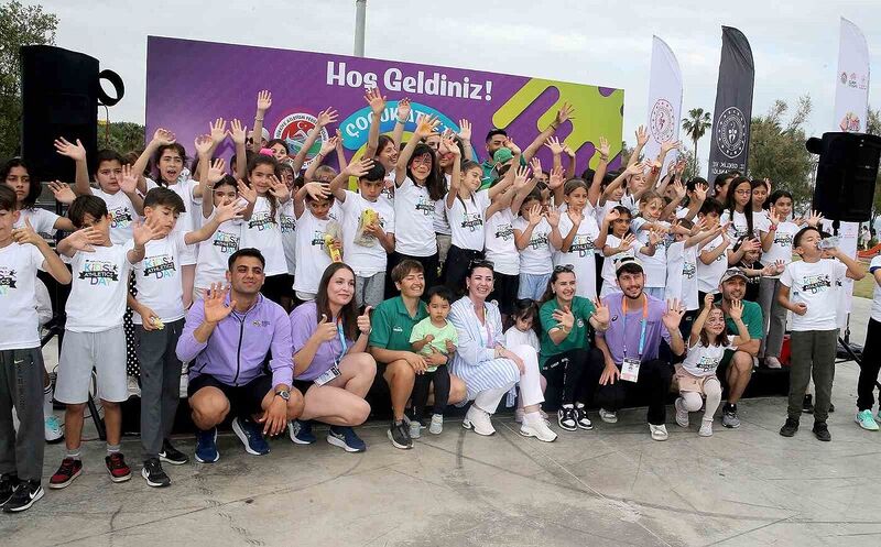 ’Çocuk Atletizm Şenliği’ Antalya’da yapıldı