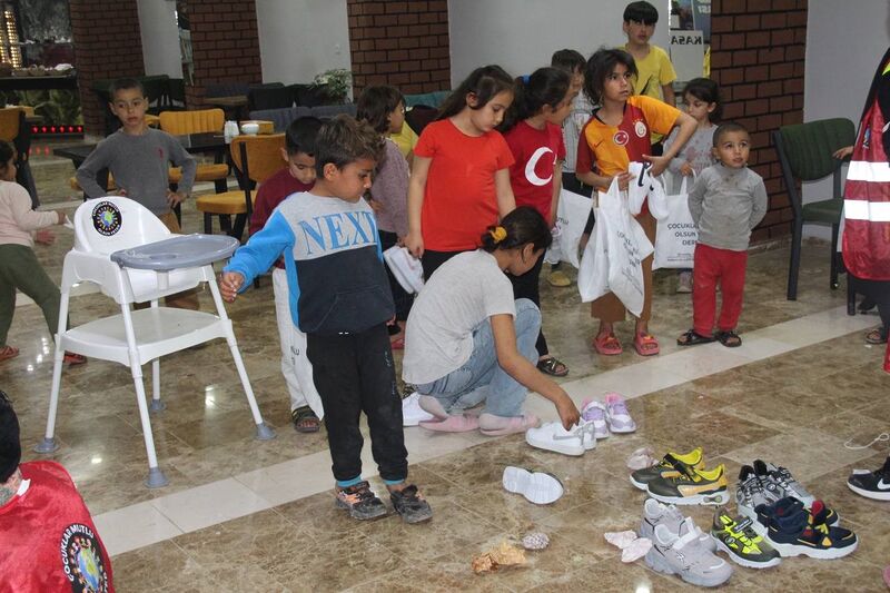 İSTANBUL’DA YAŞAYAN BİR GRUP