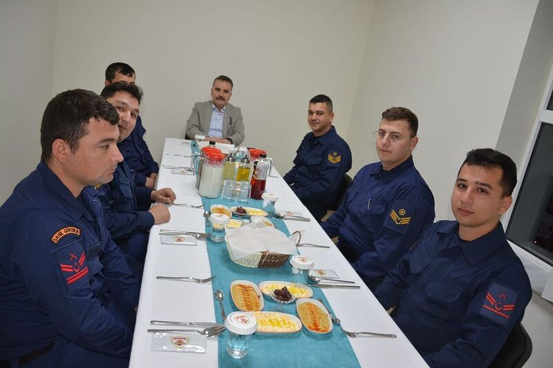 Edremit Kaymakamı Odabaş Sahil Güvenlik personeli ile iftar yemeğinde bir araya geldi