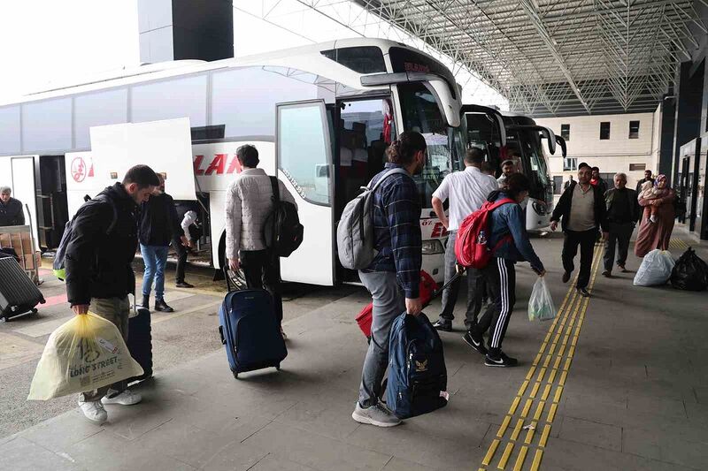 Elazığ otogarında bayram yoğunluğu