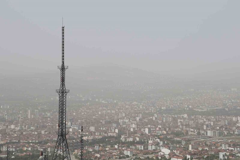 Elazığ’da toz bulutu etkili oldu