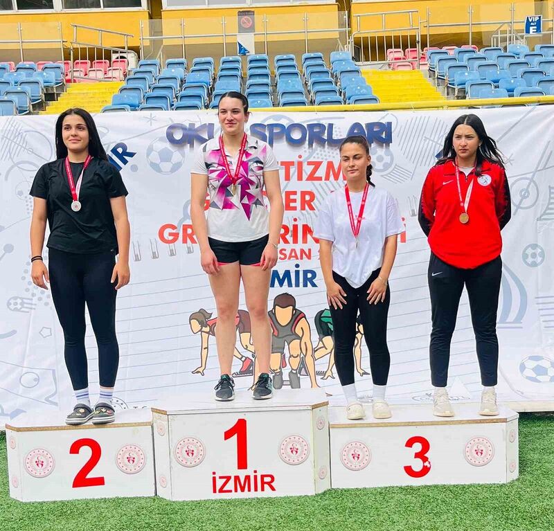 Erdek Atletik NYZ Spor Kulübü sporcuları, İzmir’de dereceler elde etti