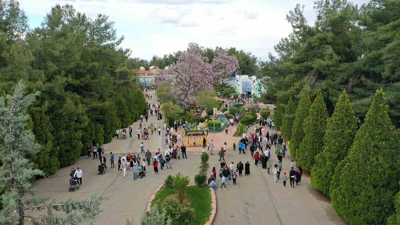 Gaziantep Doğal Yaşam Parkı’na bayramda ziyaretçi akını