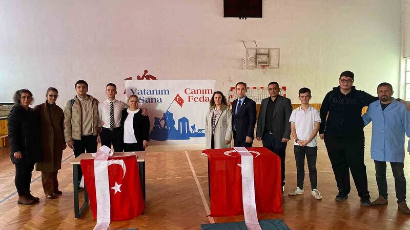 SAMSUN BAFRA ANADOLU LİSESİNDE DÜZENLENEN "VATANIM SANA CANIM FEDA" ETKİNLİĞİNDE