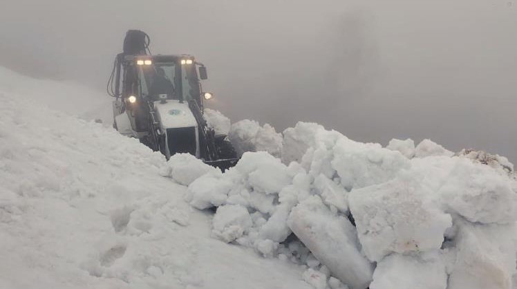 Giresun’da Nisan ayında kar mücadelesi