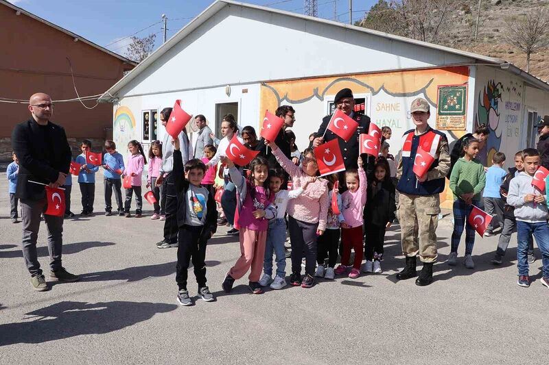 GÜMÜŞHANE’DE JANDARMA EKİPLERİ 23