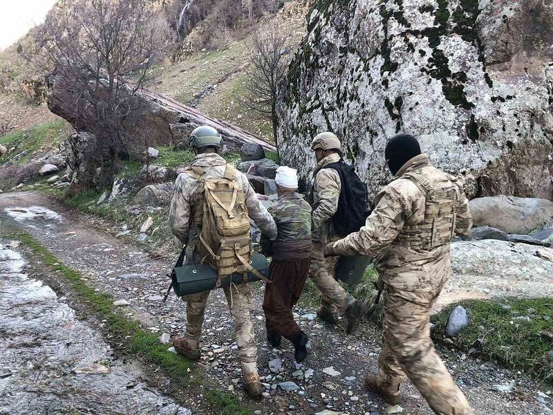 Hakkari’da kasten adam öldürme suçundan 15 yıldır aranan şahıs yakalandı