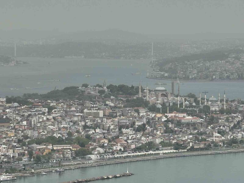 İSTANBUL’DA ÇÖL TOZLARI HAYATI