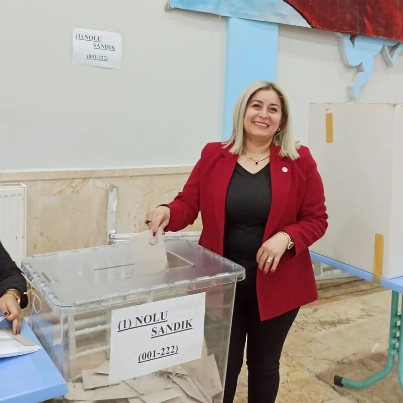 İYİ PARTİ NİĞDE KURUMSAL POLİTİKALAR BAŞKANI LEYLA BOZKURT PARTİSİNDEN İSTİFA