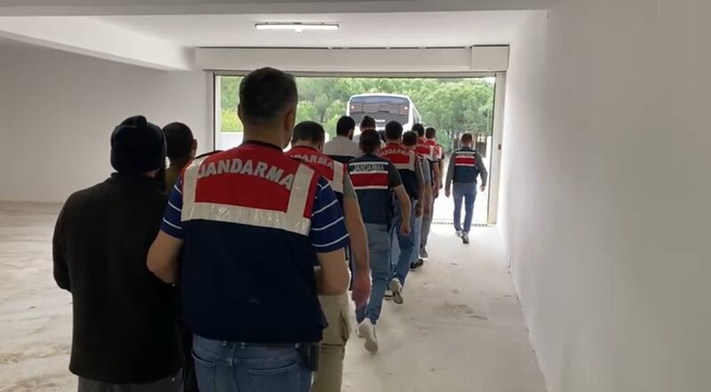 İZMİR’DE DEAŞ OPERASYONU: 8