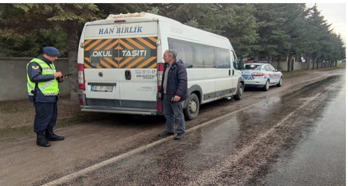 Jandarma okul servislerine denetim yaptı