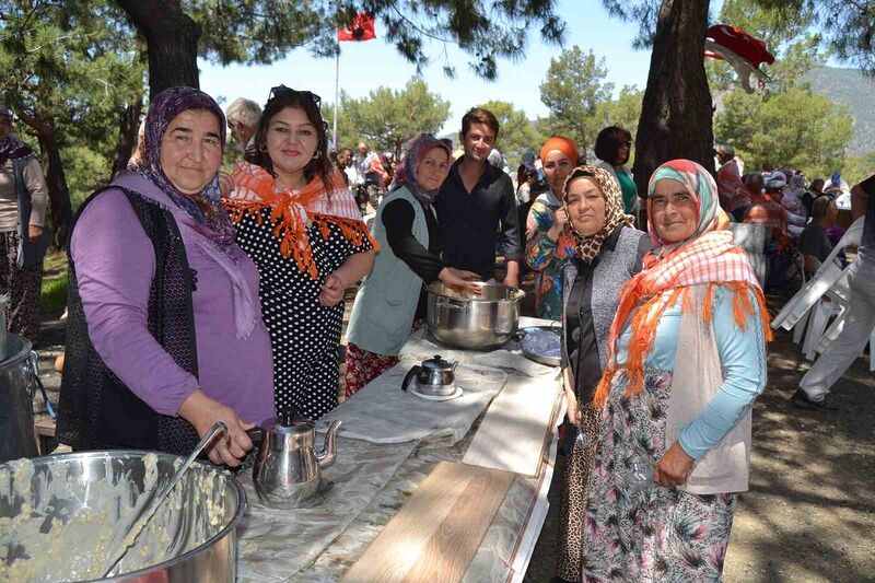 Karaçulha Geleneksek Keşkek Günü’ne yoğun katılım oldu