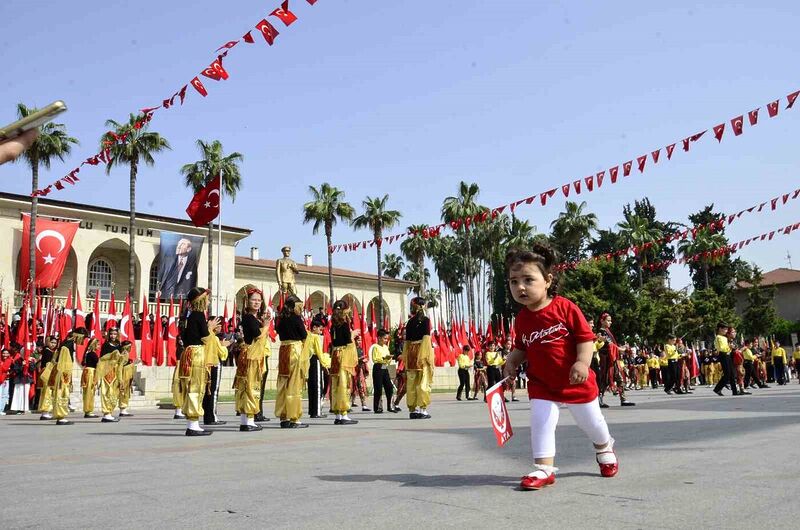 Mersin’de 23 Nisan kutlandı