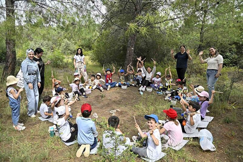 Muratpaşa Belediyesi, çocukları doğayla tanıştırdı