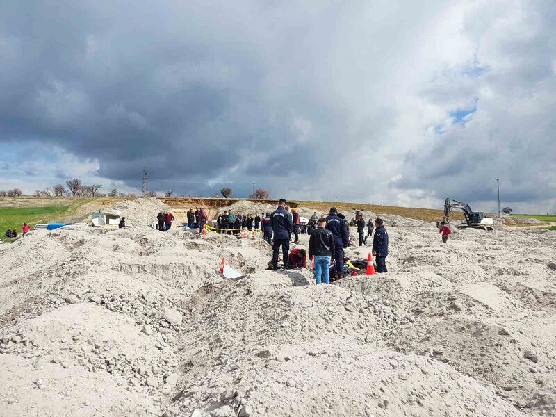 Niğde’de patates deposu çöktü: Göçük altında kalan 2 işçi hayatını kaybetti, 3’ü ağır 4 işçi ağır yaralandı