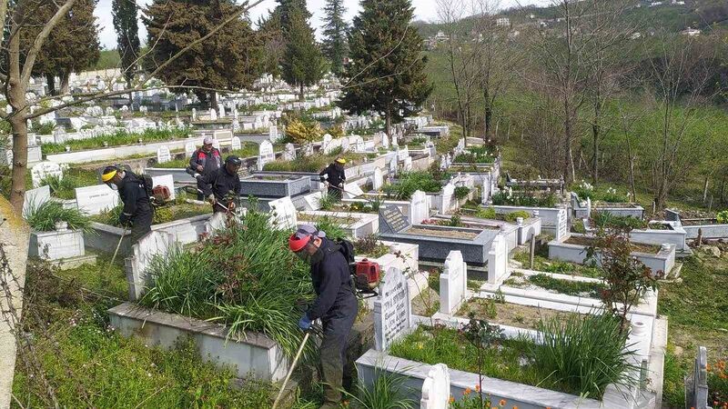 Ordu’da şehitlik ve mezarlıklarda bayram temizliği