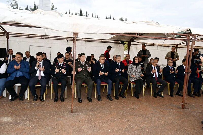 Osmaniye’de şehitler ile depremde hayatını kaybedenlerin kabirleri ziyaret edildi